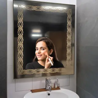 glovantage led mirror for washroom